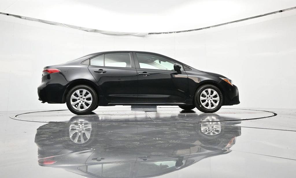Used 2023 Toyota Corolla LE image 44