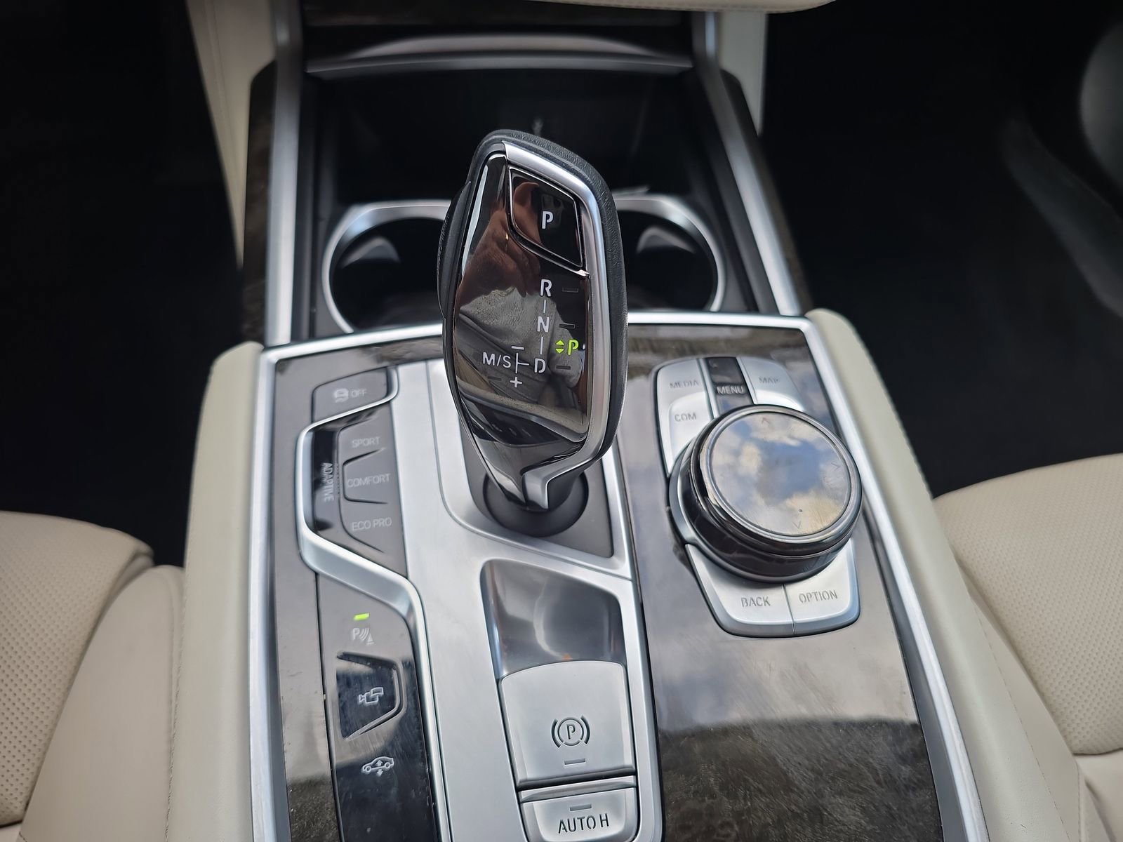 Used 2018 BMW 740i RWD image 21