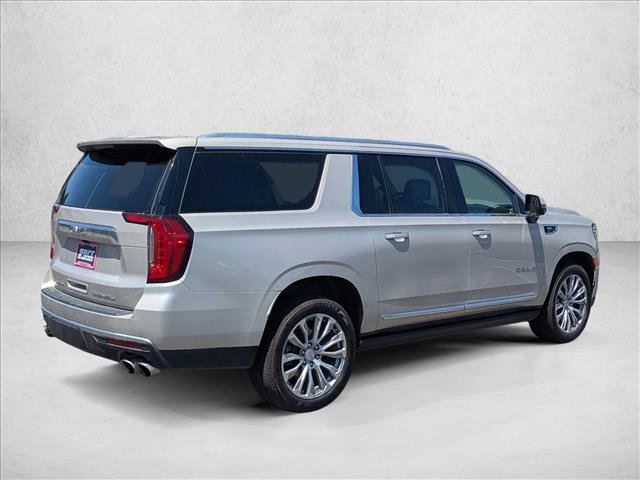 Used 2023 GMC Yukon XL Denali AWD/4WD image 5