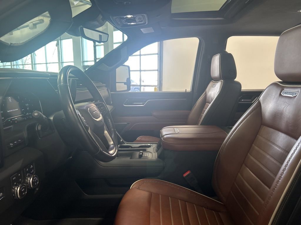Used 2025 GMC Sierra 3500 Denali Ultimate image 12
