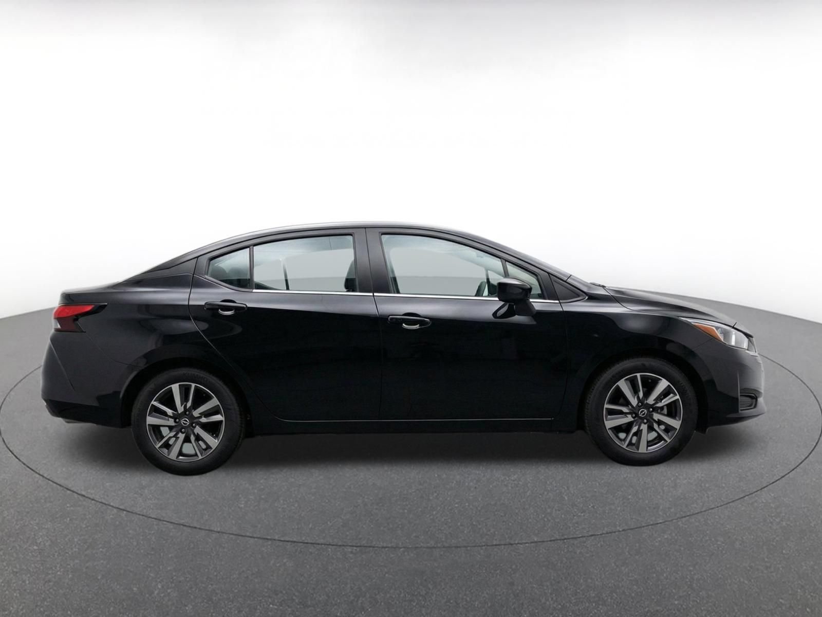 Used 2025 Nissan Versa SV FWD image 18