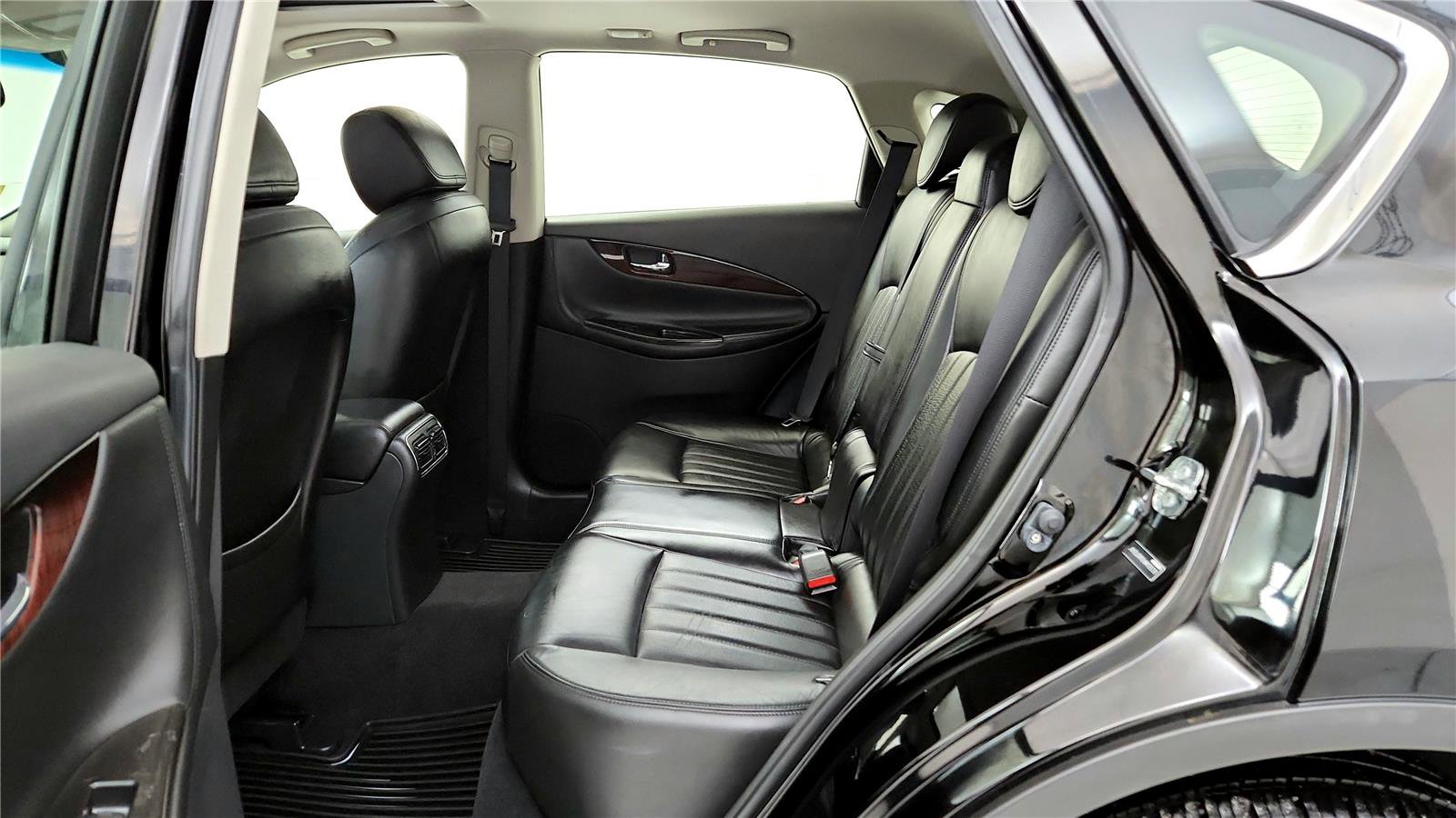 Used 2017 INFINITI QX50 AWD w/ Premium Plus Package image 21