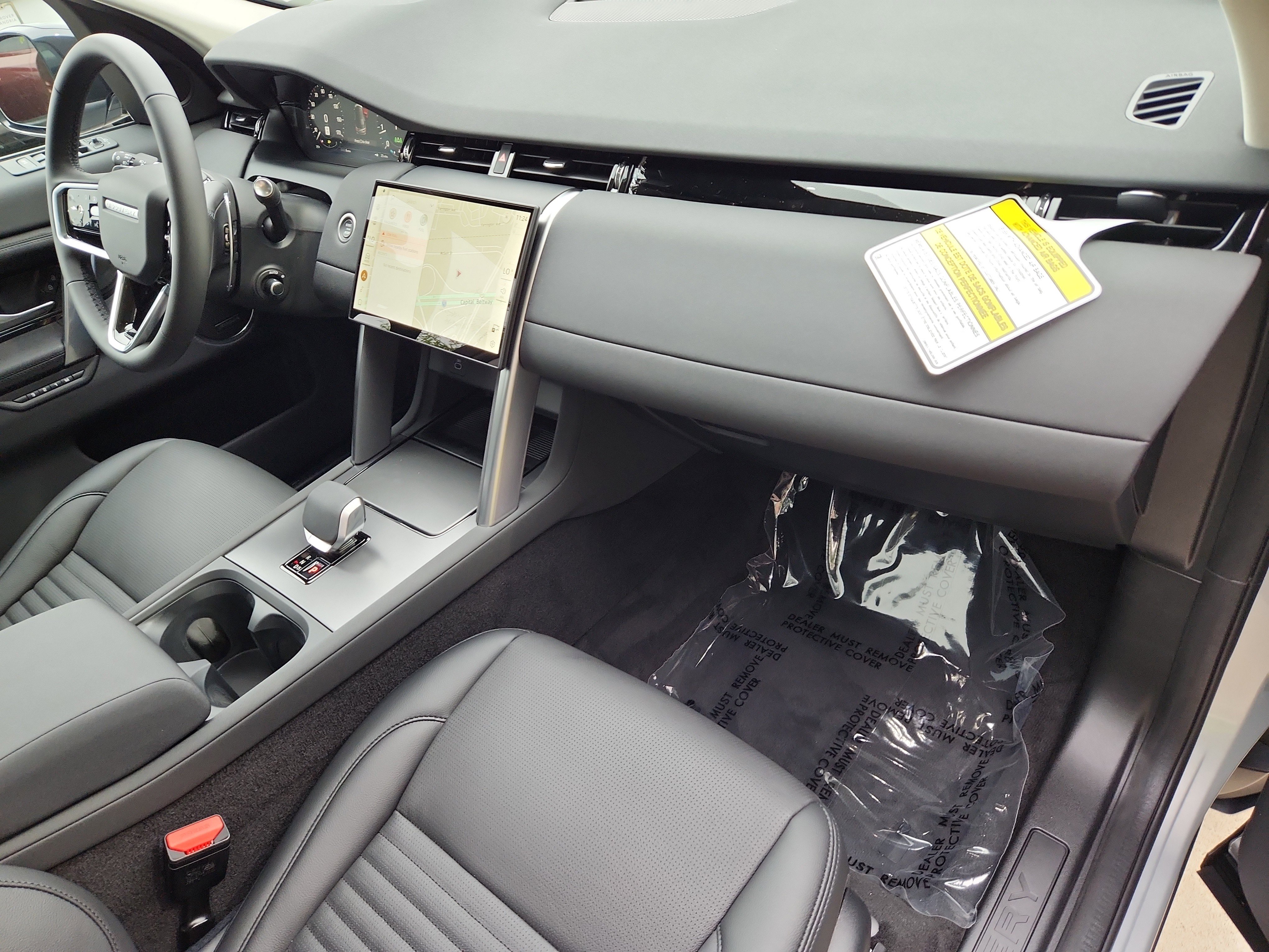 Used 2025 Land Rover Discovery Sport S image 28