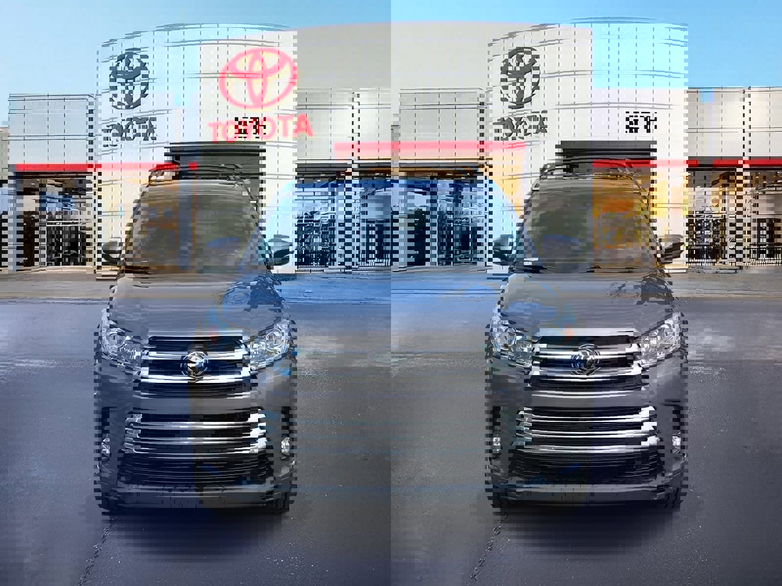 Used 2018 Toyota Highlander Limited image 2