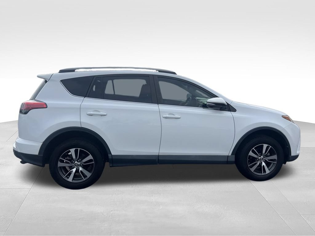 Used 2018 Toyota RAV4 XLE FWD image 14