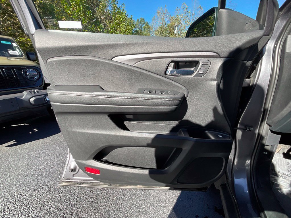Used 2023 Honda Ridgeline RTL image 8