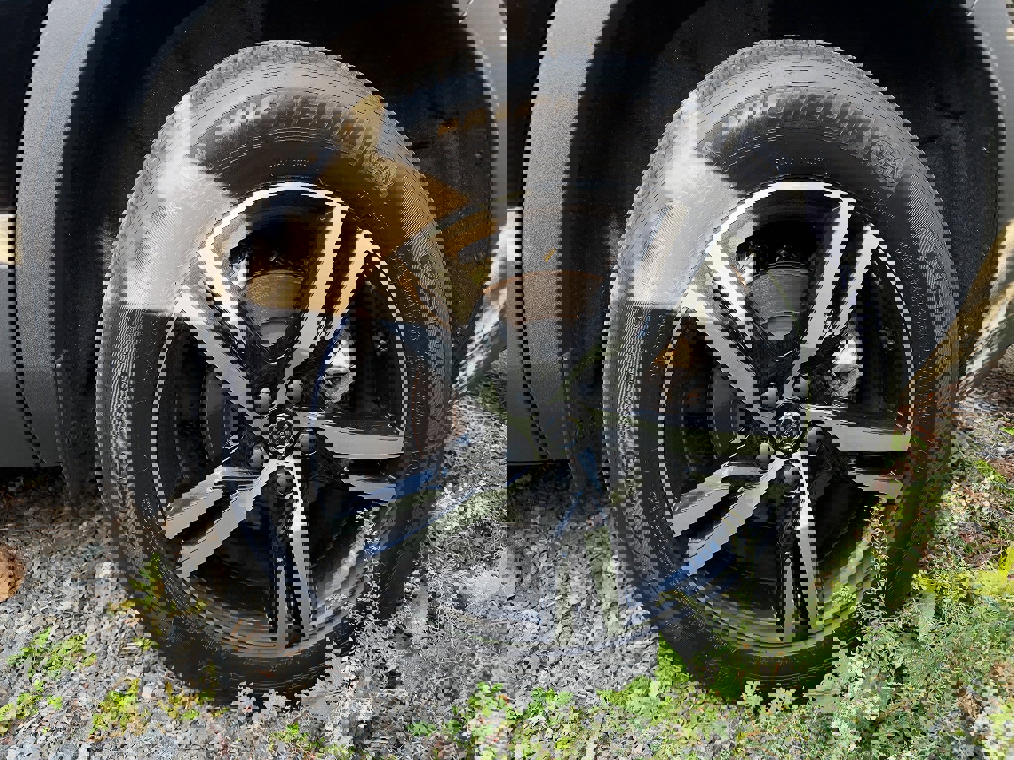 Certified 2023 Volvo XC40 B5 Plus w/ Climate Package image 10