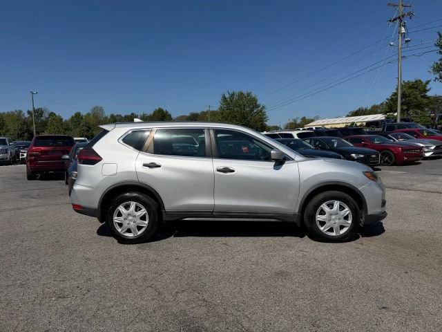 Used 2018 Nissan Rogue S AWD/4WD image 4