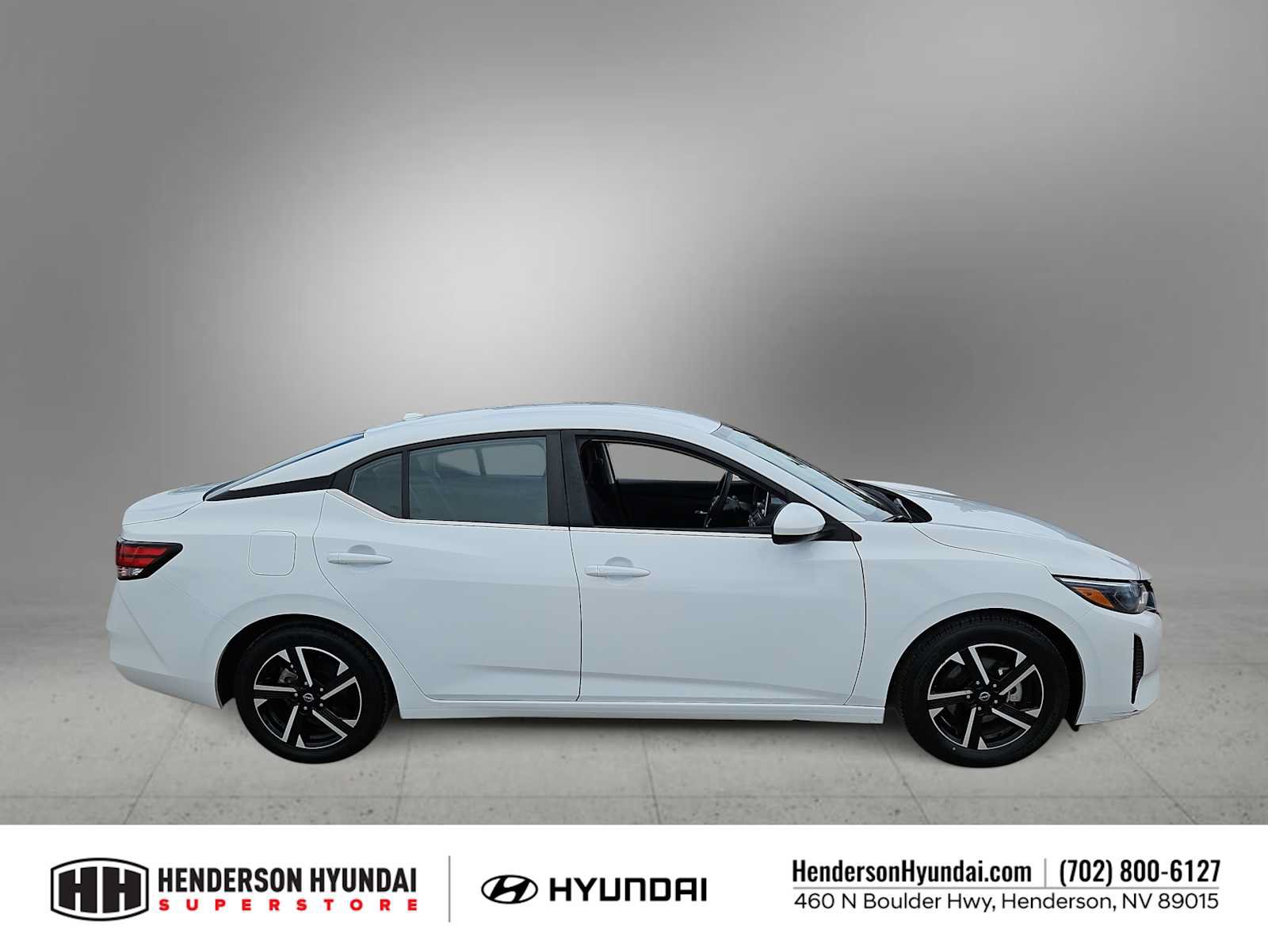 Used 2024 Nissan Sentra SV FWD image 9