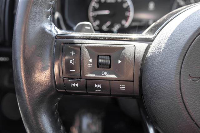 Used 2022 Nissan Pathfinder SV AWD/4WD image 15