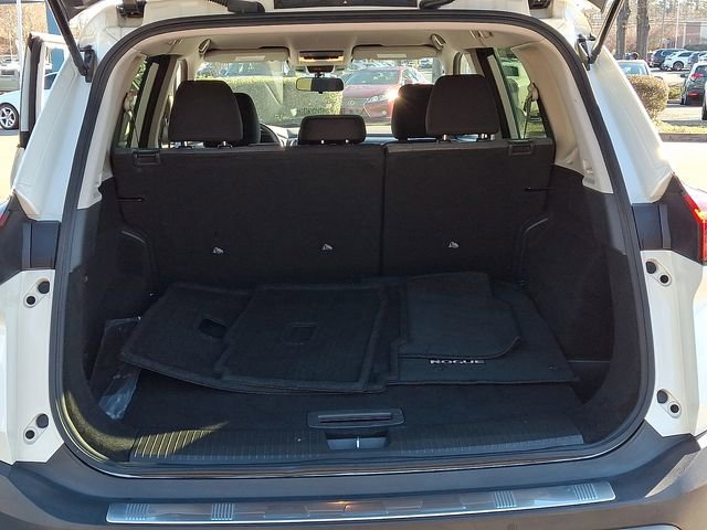 Used 2023 Nissan Rogue SV image 32