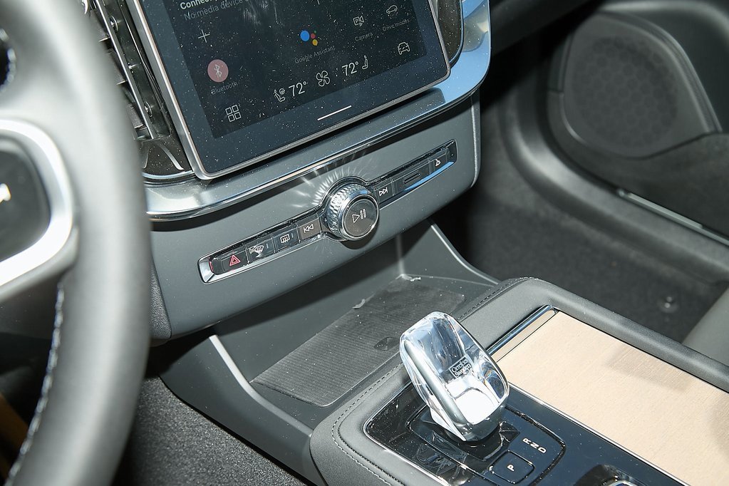 New 2025 Volvo XC90 B6 Plus w/ Protection Package image 15