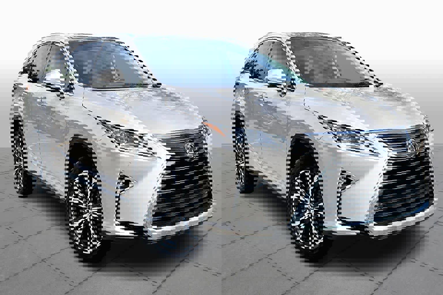 Used 2019 Lexus RX 450h AWD w/ Navigation Package image 3