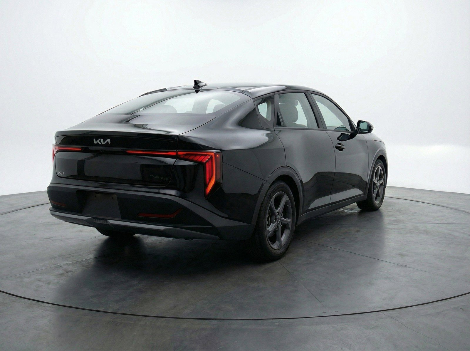 Used 2025 Kia K4 LXS image 9