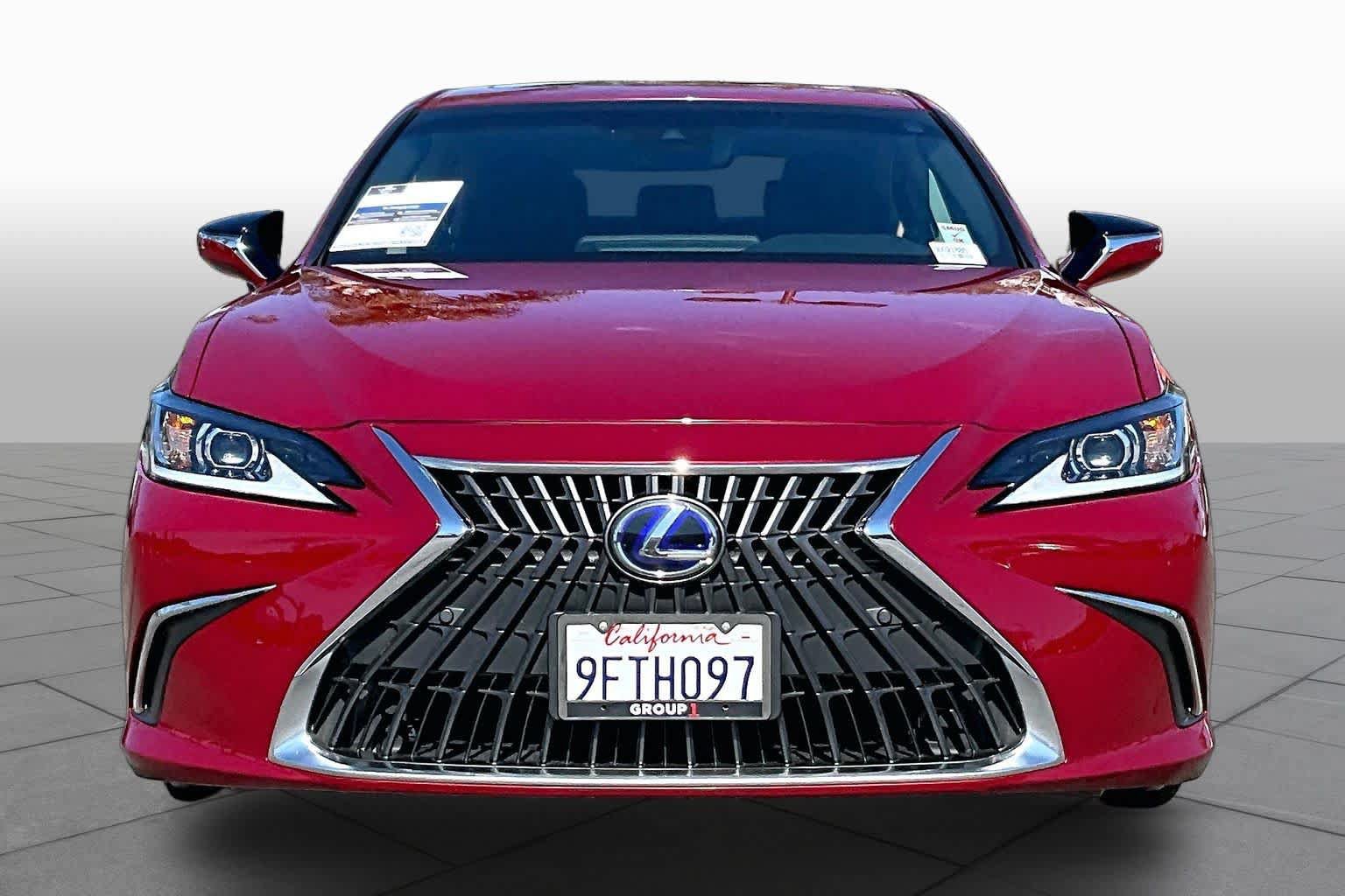 Used 2022 Lexus ES 300h w/ Premium Package FWD image 3