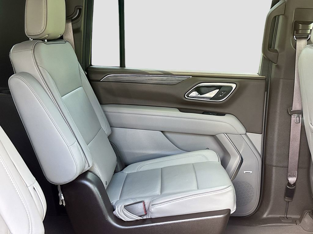 Used 2024 GMC Yukon XL SLT w/ SLT Luxury Package RWD image 23