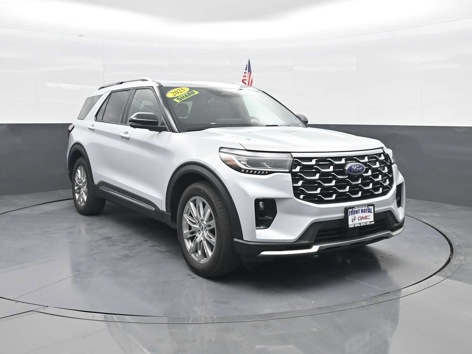 Certified 2025 Ford Explorer Platinum RWD image 2