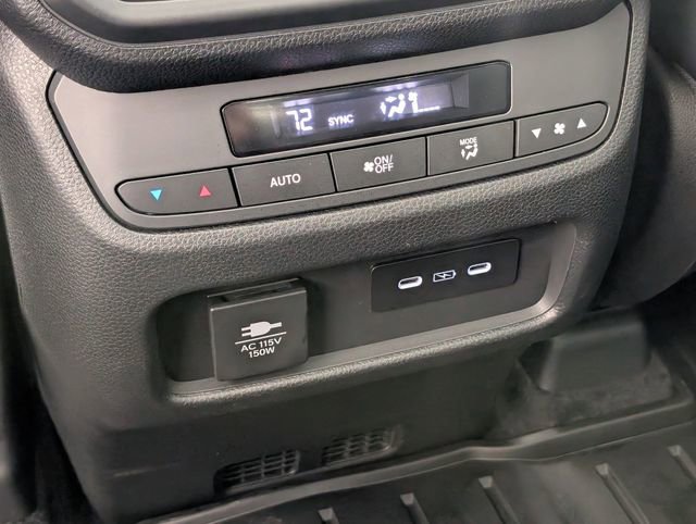 Used 2025 Honda Pilot TrailSport image 27