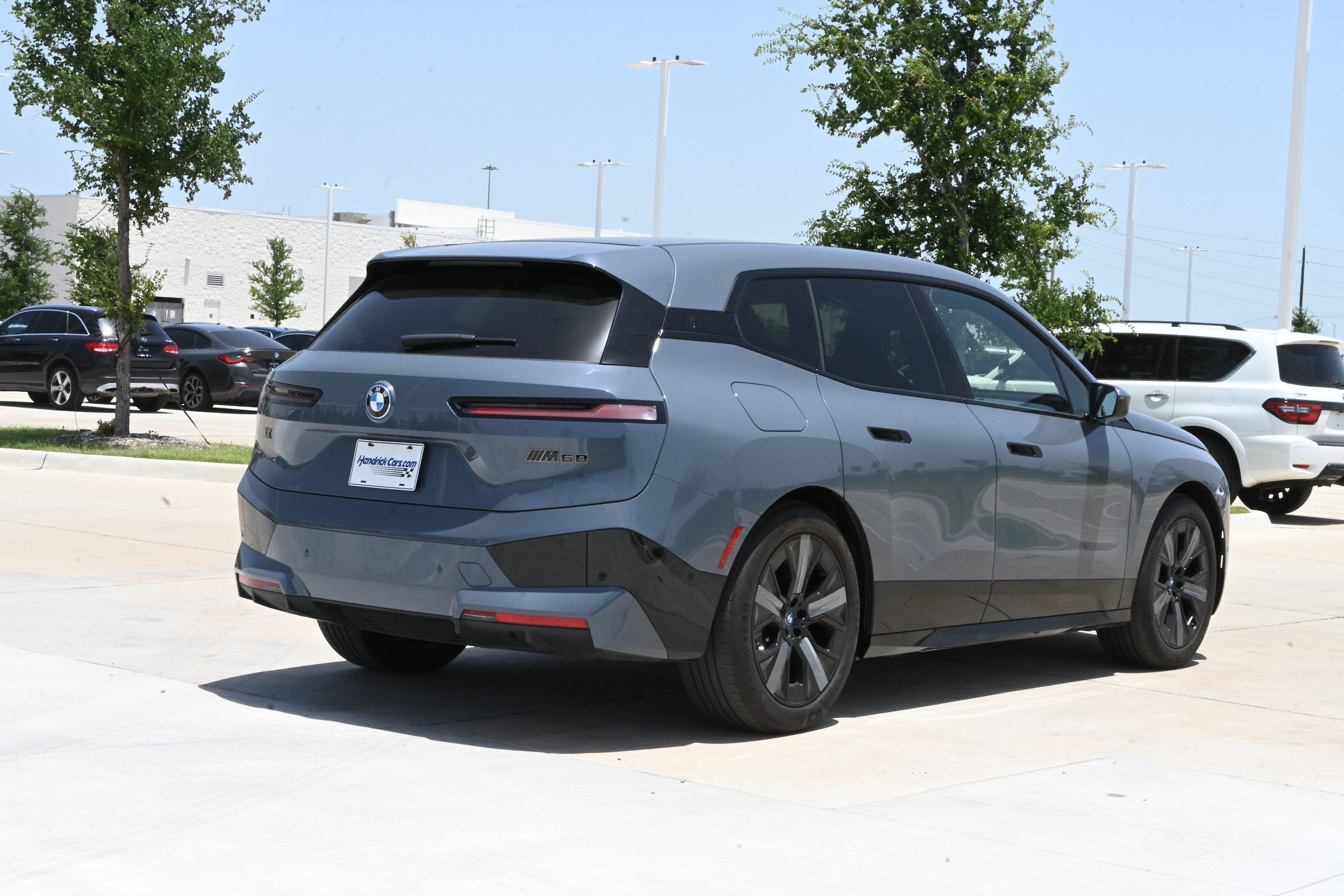 Used 2023 BMW iX M60 w/ Executive Package AWD/4WD image 9