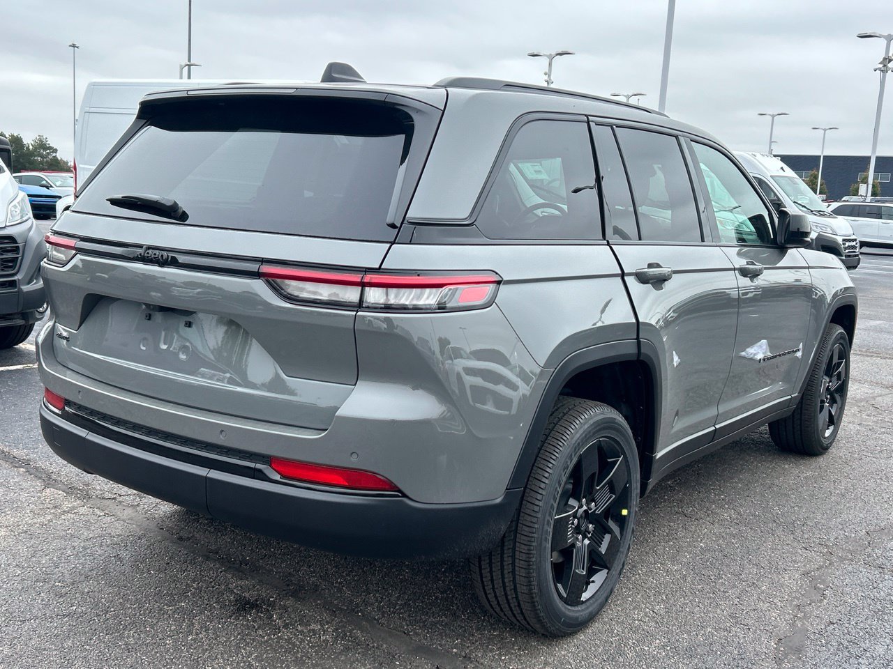 New 2027 Jeep Grand Cherokee Laredo X AWD/4WD image 3
