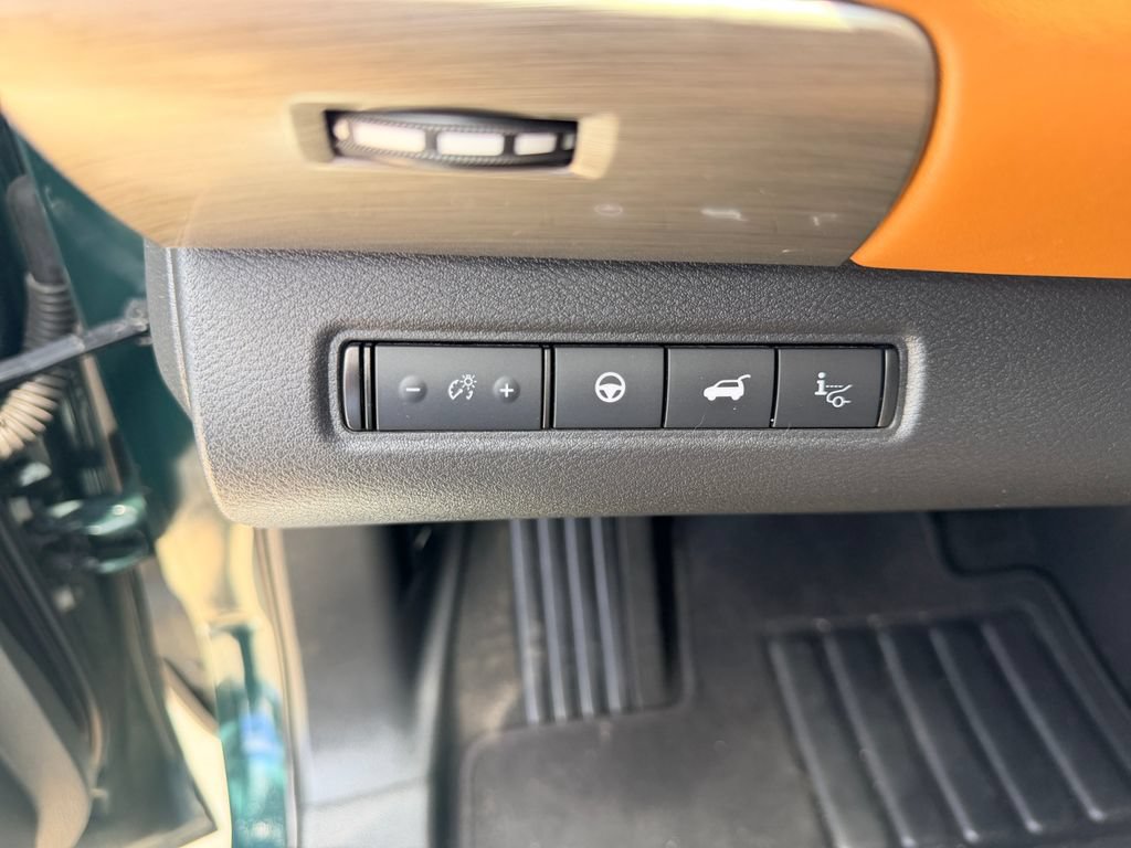 Used 2023 Nissan Pathfinder Platinum AWD/4WD image 17