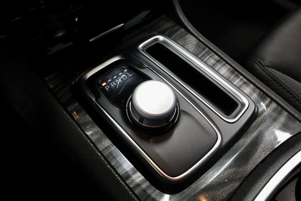 Used 2022 Chrysler 300 Touring image 34