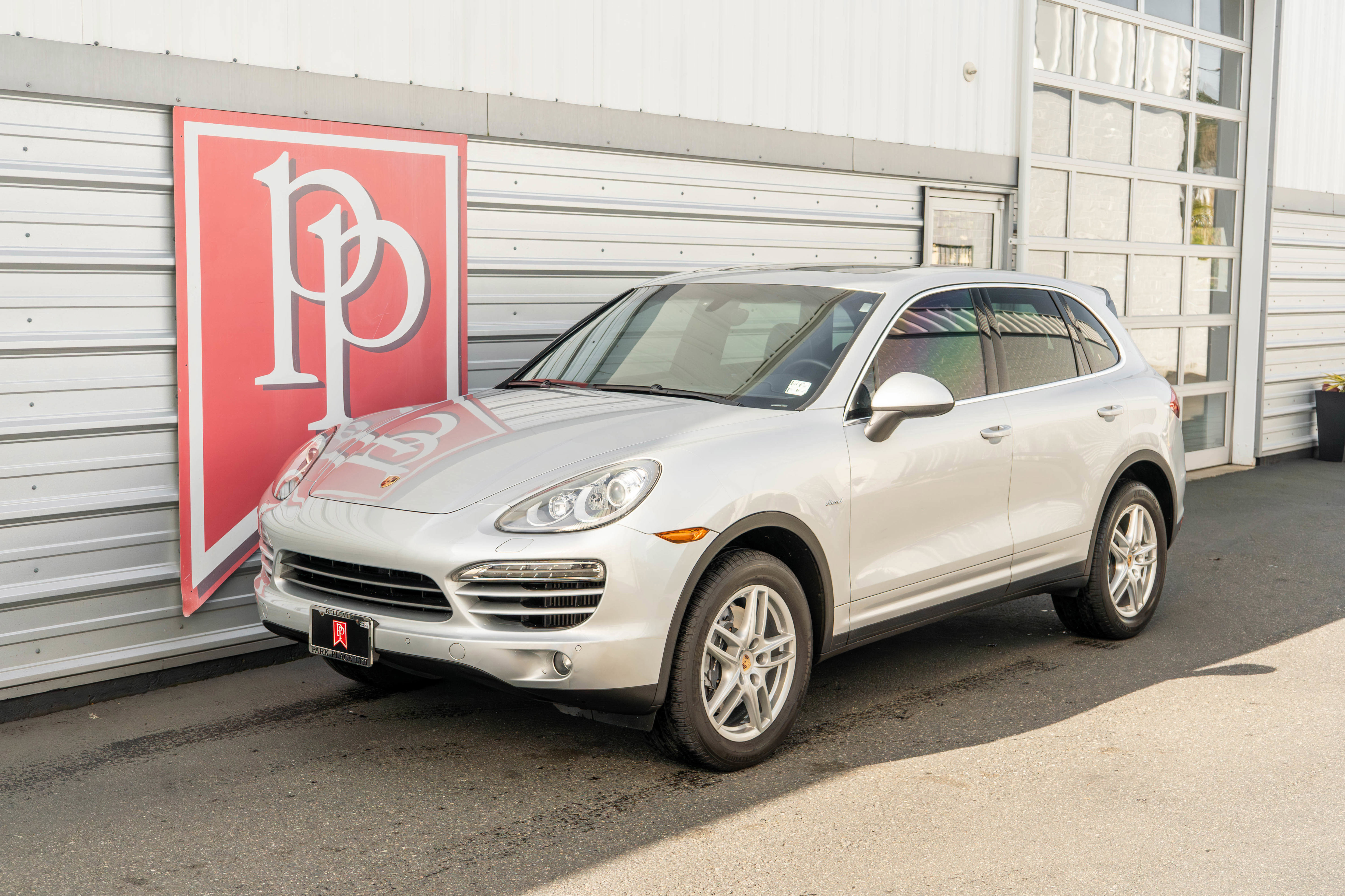 Used 2013 Porsche Cayenne Diesel AWD/4WD image 38