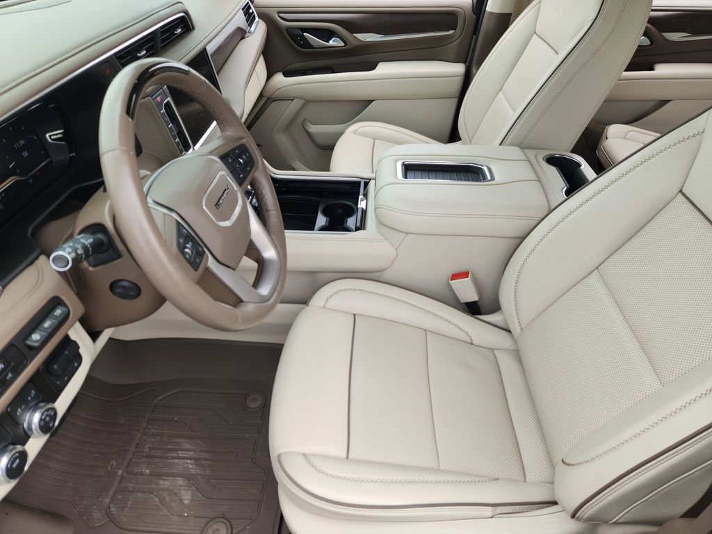 Used 2024 GMC Yukon XL Denali w/ Advanced Technology Package RWD image 14