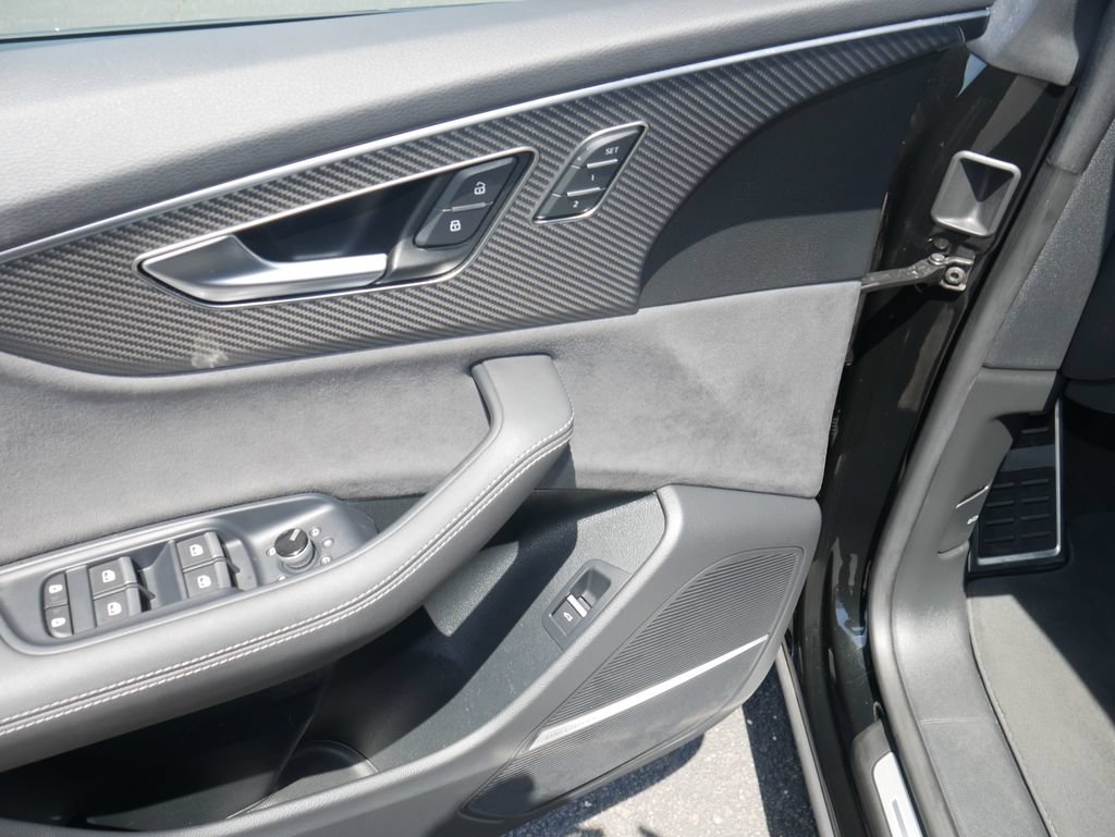 Certified 2024 Audi SQ8 Premium Plus w/ S Sport Package AWD/4WD image 5