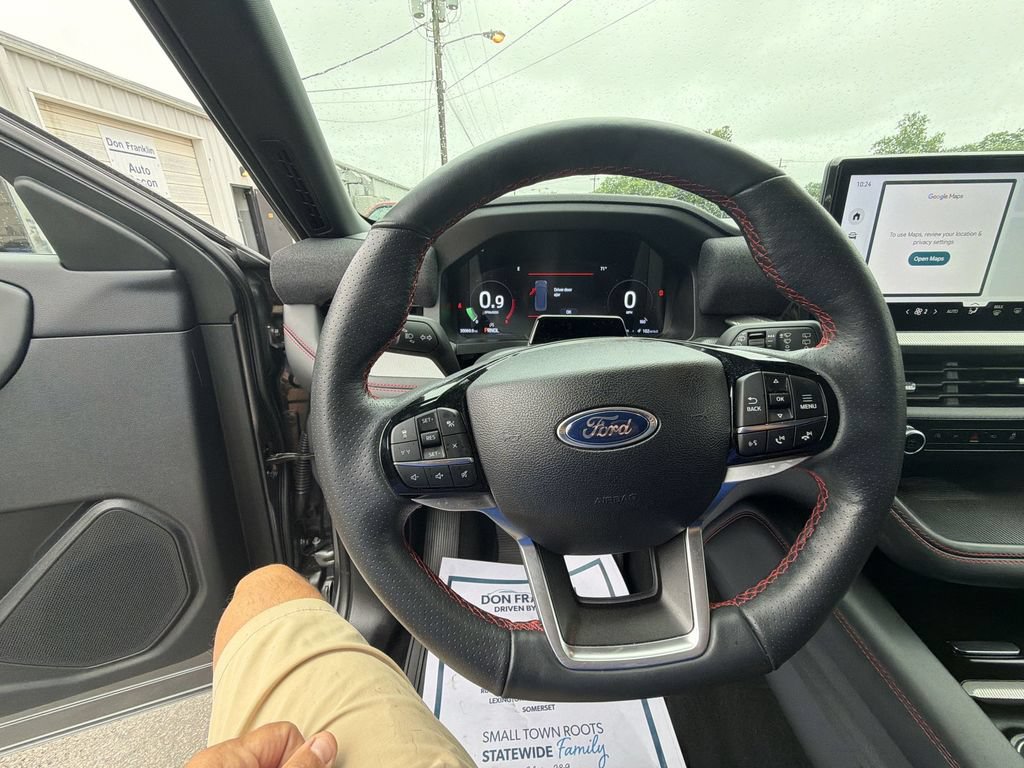 Used 2025 Ford Explorer ST-Line w/ ST-Line Street Pack AWD/4WD image 14