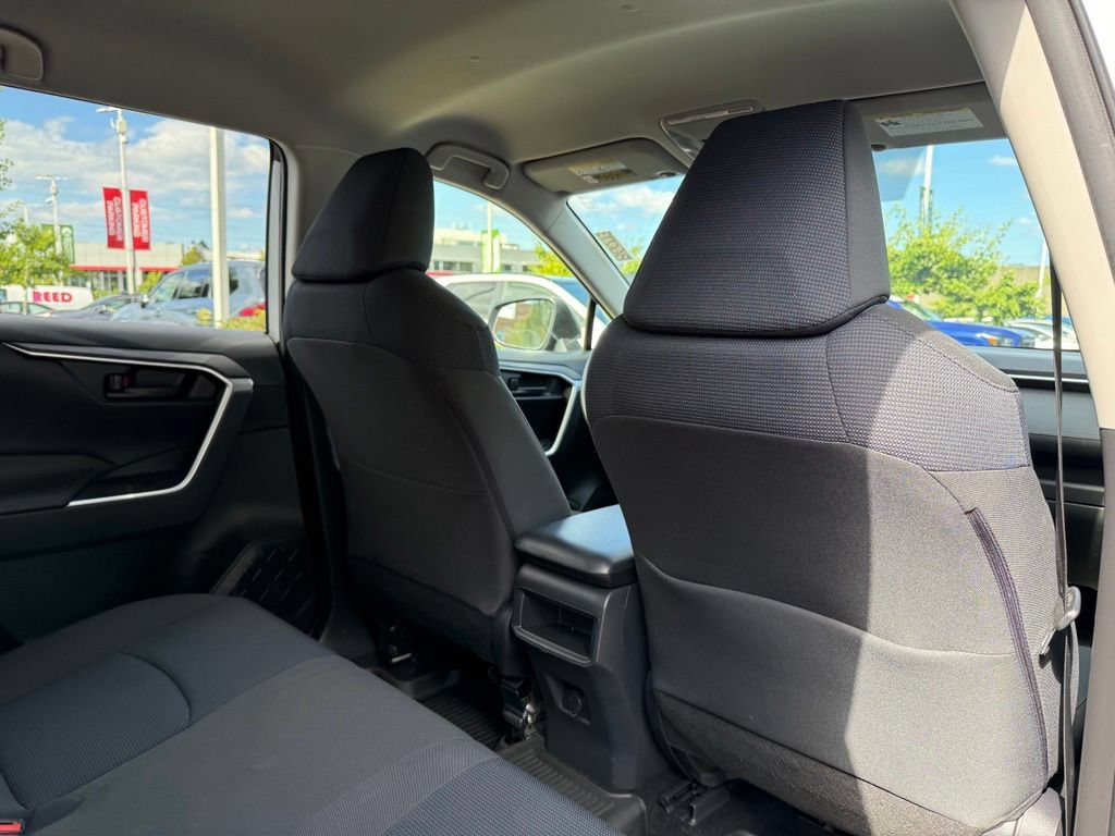 Used 2019 Toyota RAV4 LE w/ All Weather Liner Package AWD/4WD image 19