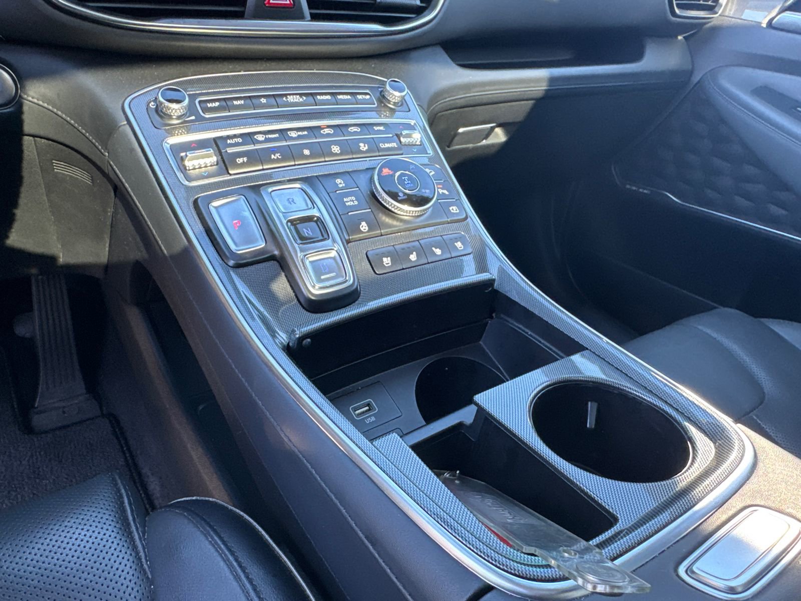 Used 2023 Hyundai Santa Fe Limited image 31