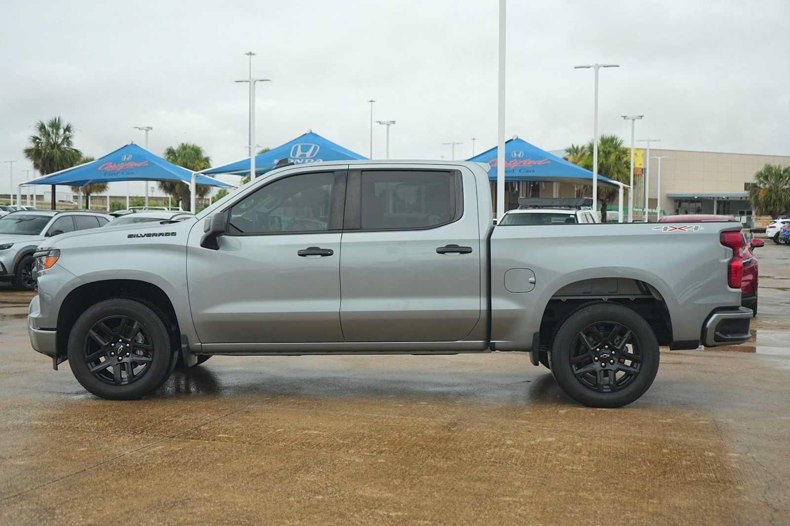 Used 2023 Chevrolet Silverado 1500 Custom AWD/4WD image 3