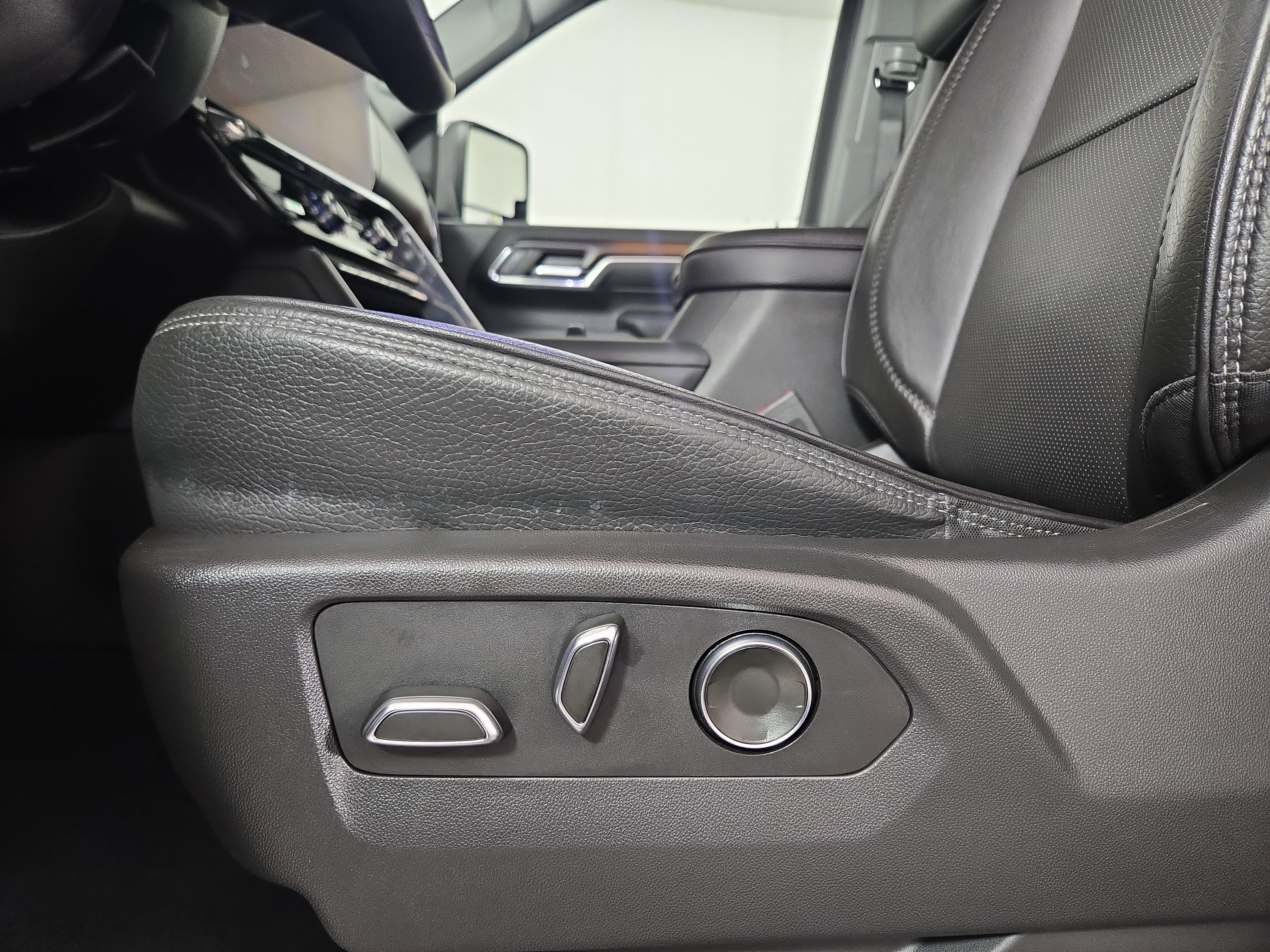 Certified 2024 GMC Sierra 2500 Denali image 29