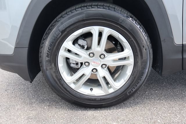 Used 2023 GMC Terrain SLE FWD image 11