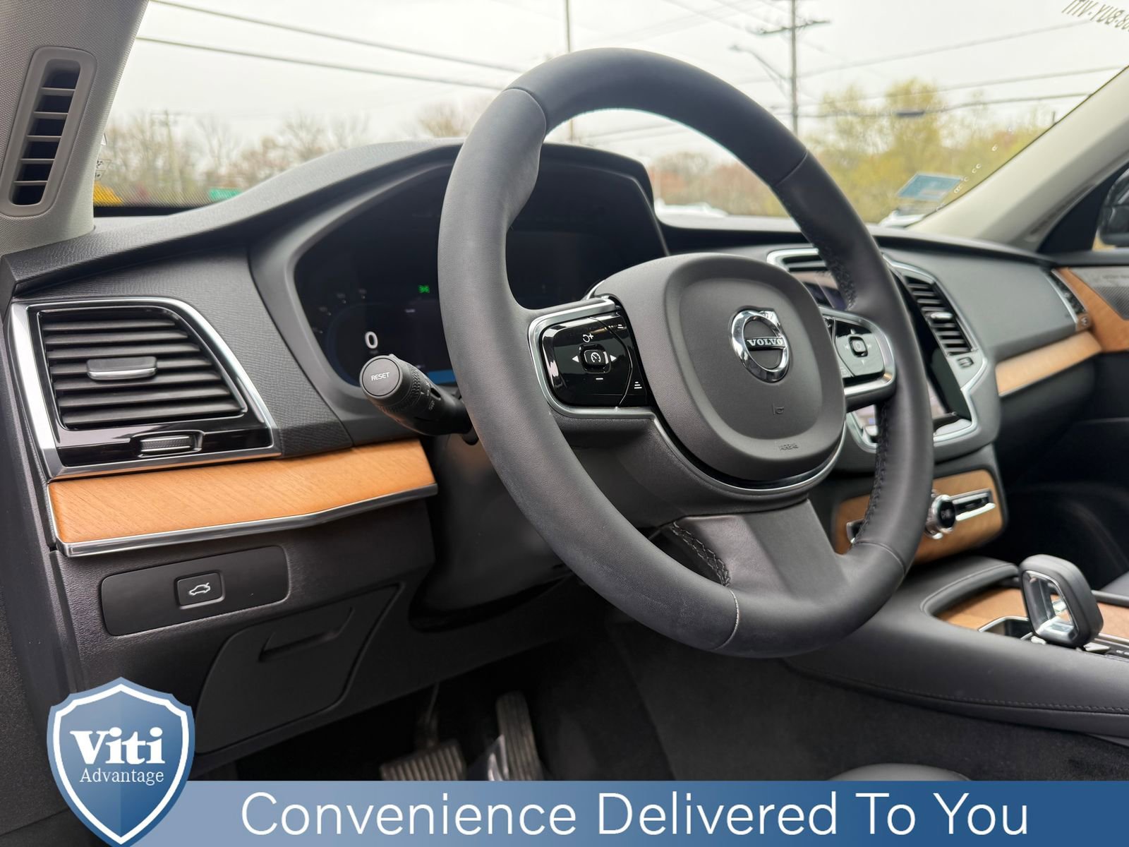 Certified 2024 Volvo XC90 B6 Plus AWD/4WD image 17