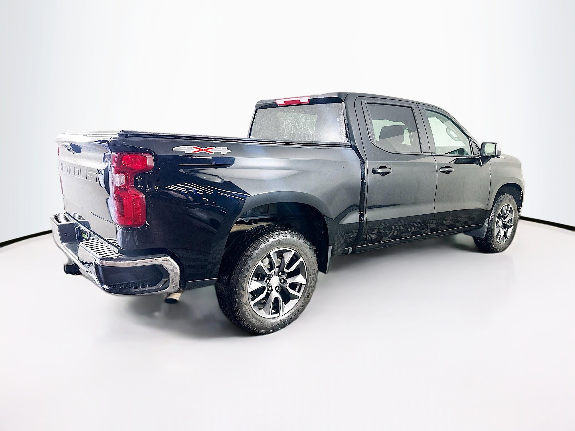 Used 2024 Chevrolet Silverado 1500 LT image 9