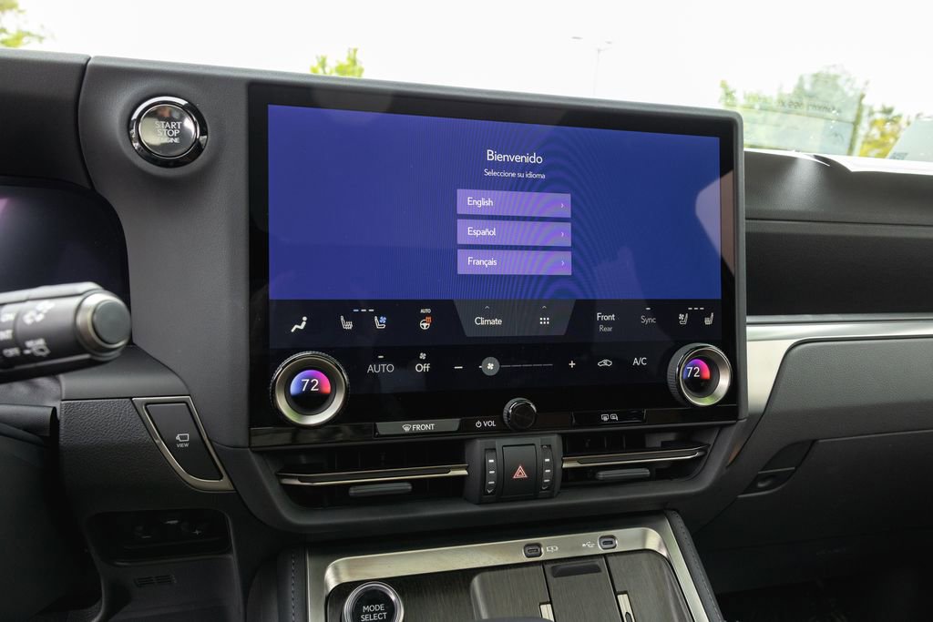 Used 2025 Lexus GX 550 w/ Accessory Package (Z1) AWD/4WD image 17