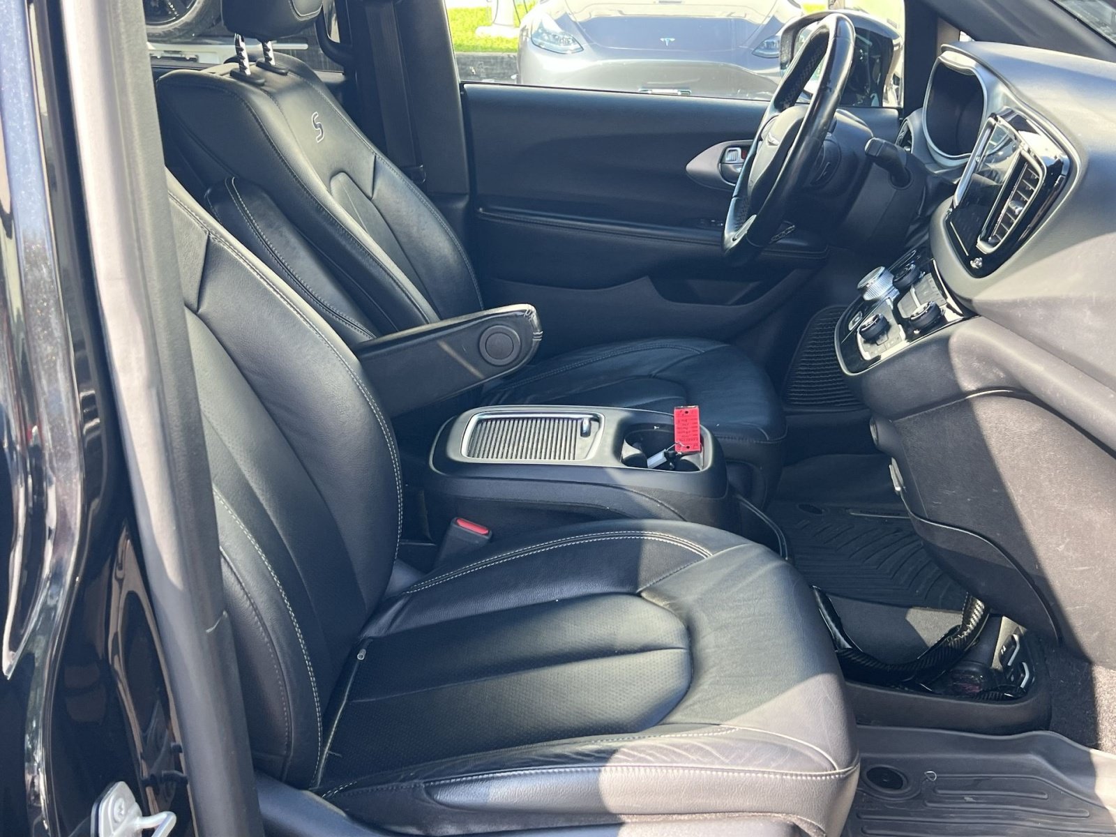 Used 2020 Chrysler Pacifica Touring-L Plus FWD image 26