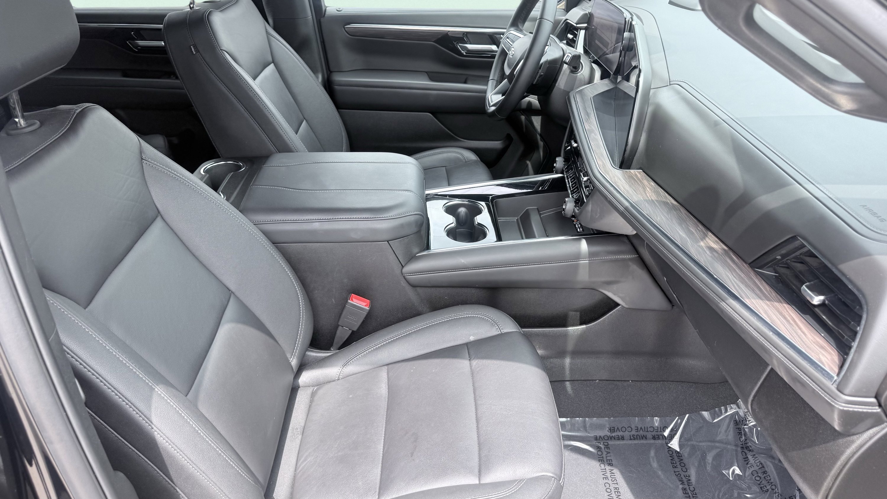 Used 2025 Chevrolet Suburban Z71 AWD/4WD image 56
