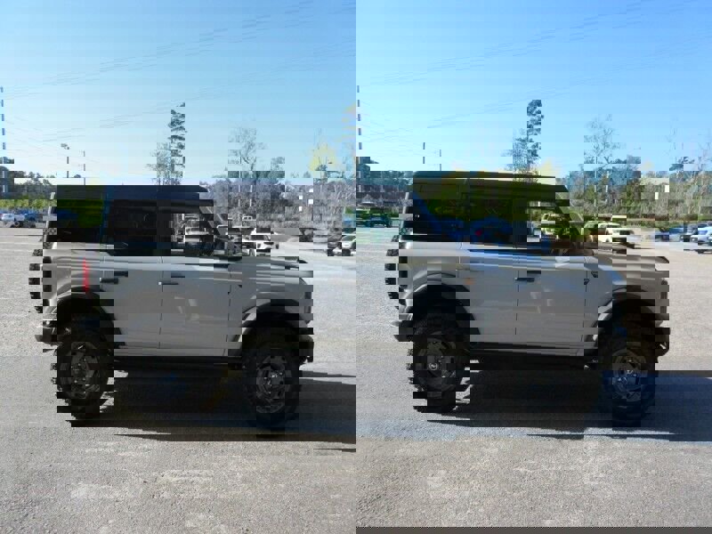 New 2025 Ford Bronco Badlands image 6