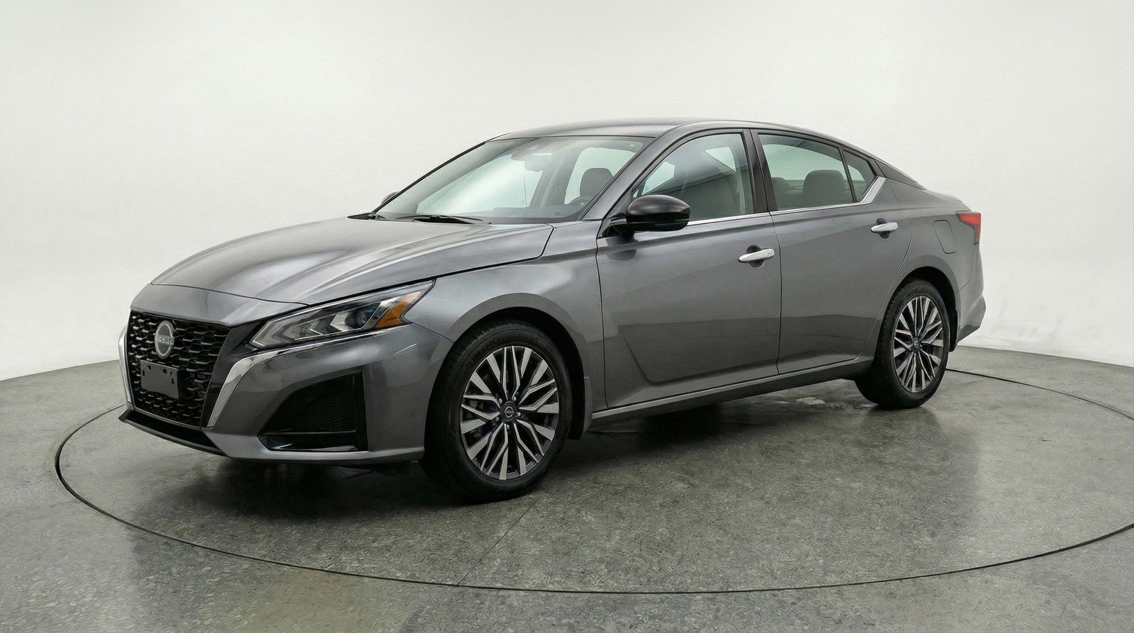Used 2025 Nissan Altima 2.5 SV image 3