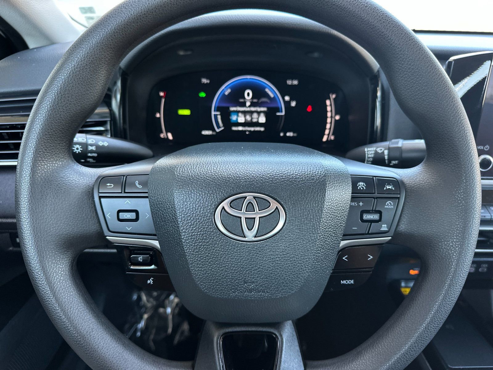 Used 2025 Toyota Camry LE FWD image 20