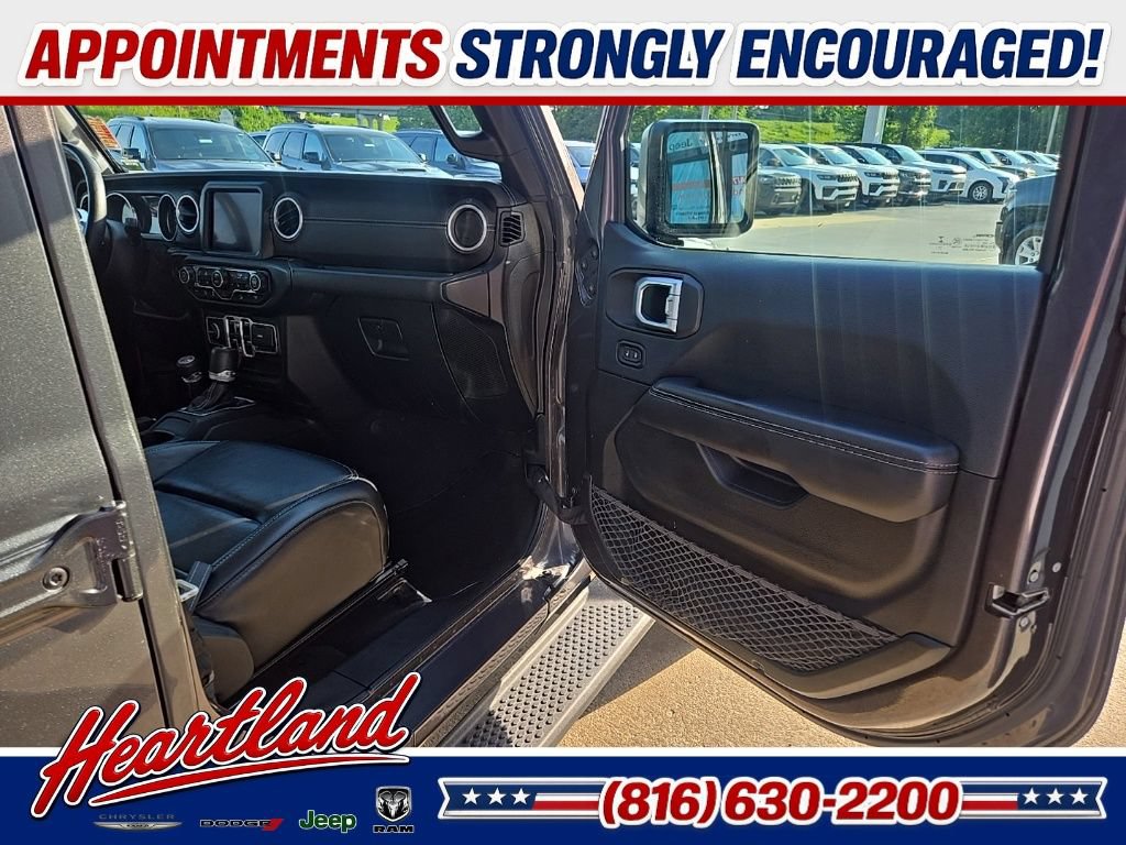 Used 2018 Jeep Wrangler Unlimited Sahara AWD/4WD image 70