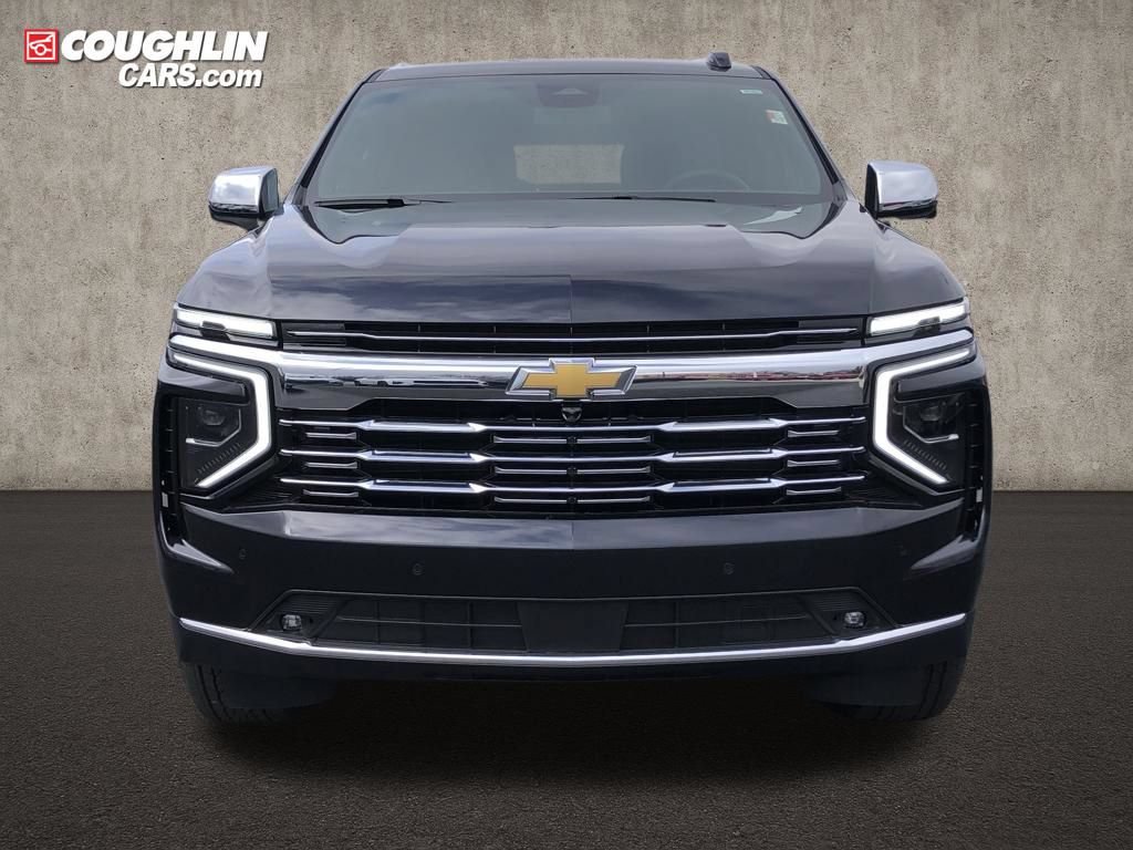 Used 2025 Chevrolet Suburban Premier AWD/4WD image 2