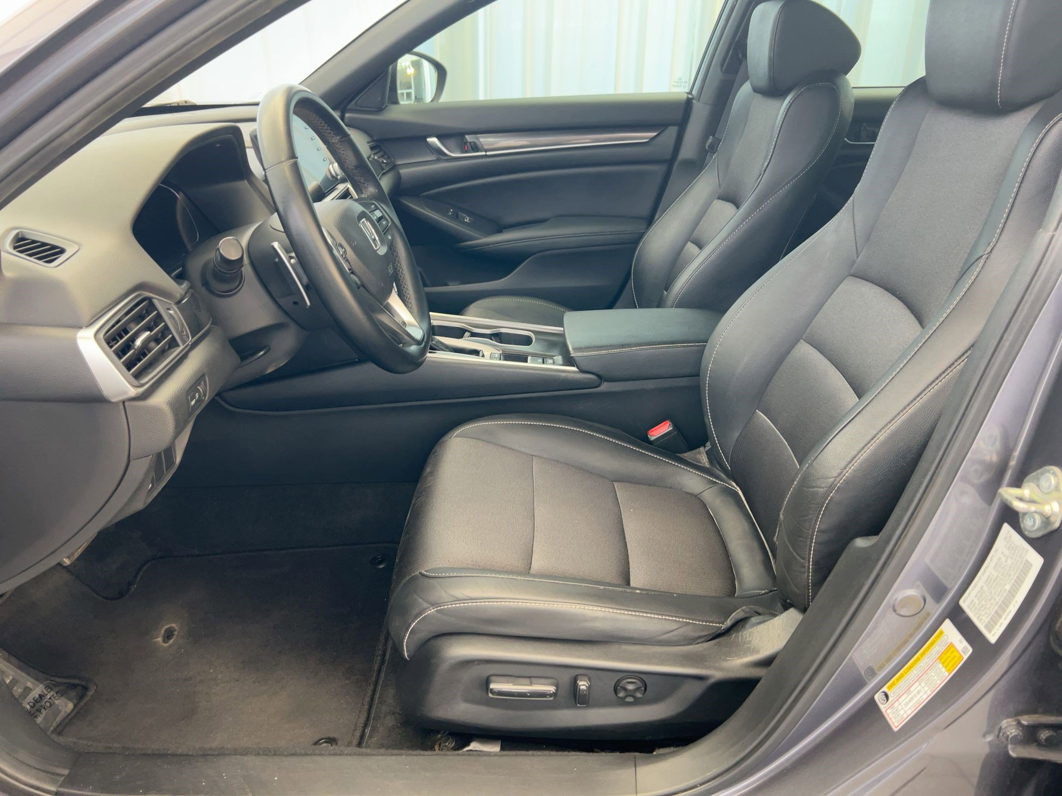 Used 2019 Honda Accord Sport image 5