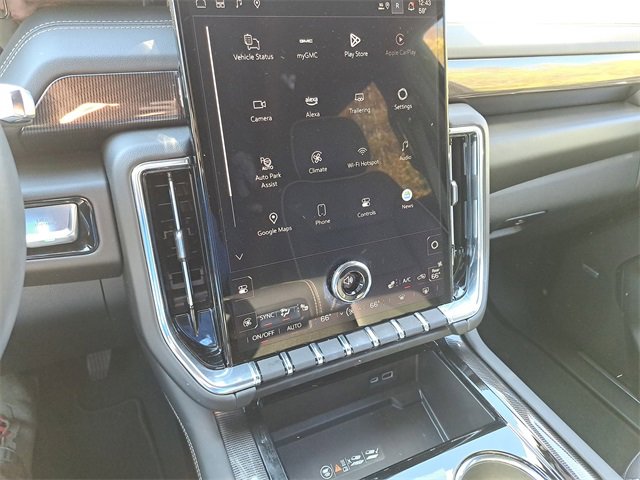 Used 2025 GMC Yukon XL Elevation image 13