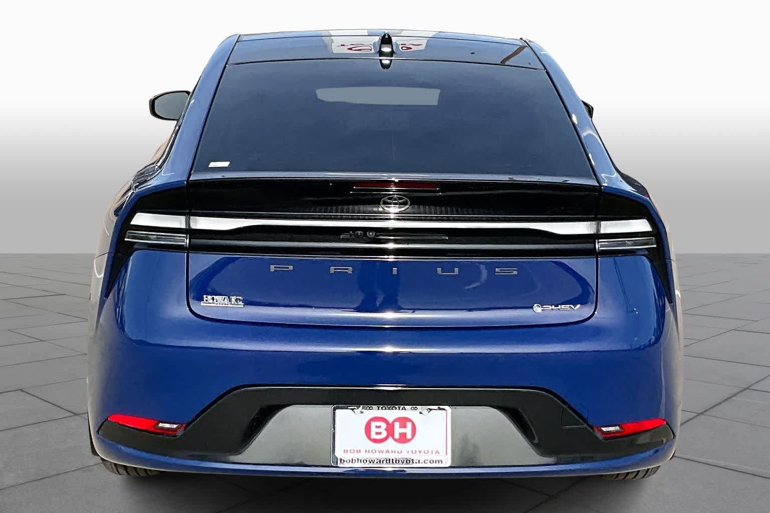 New 2026 Toyota Prius Plug-In Hybrid FWD image 4