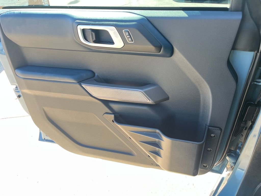 Used 2022 Ford Bronco Outer Banks image 10