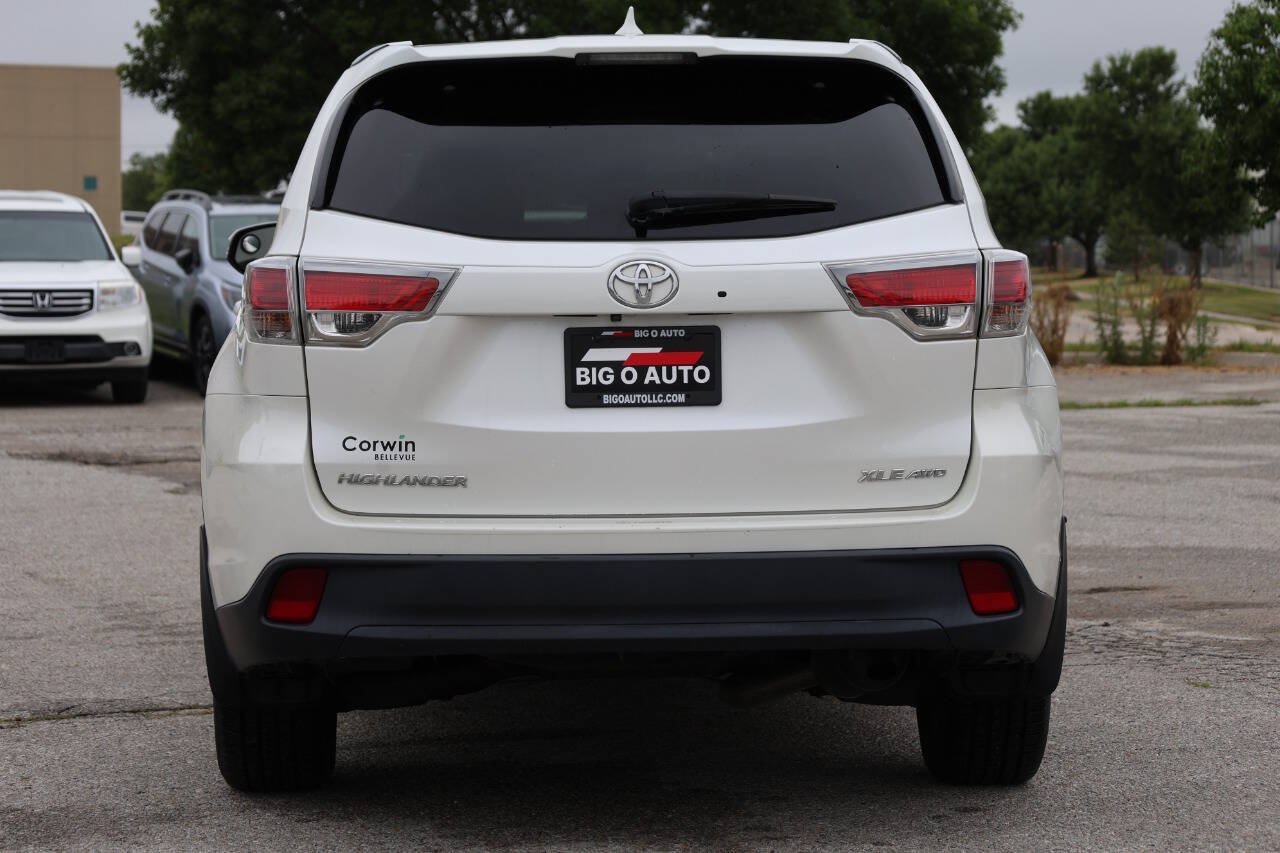 Used 2016 Toyota Highlander XLE AWD/4WD image 10